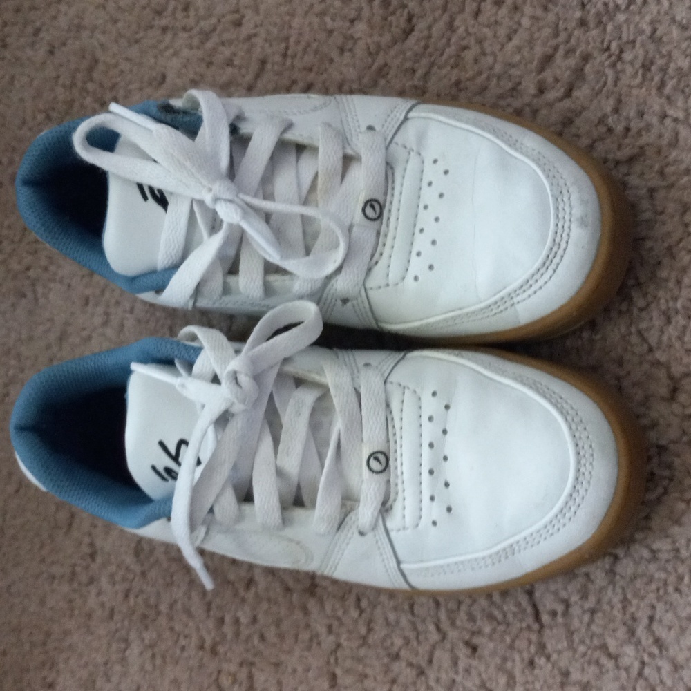 eS skate shoes size 5.5